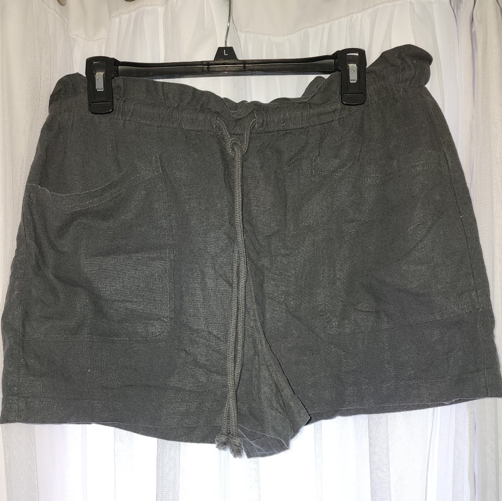 Universal Threads, Women's Black Linen Shorts, Size Large,  NWT
